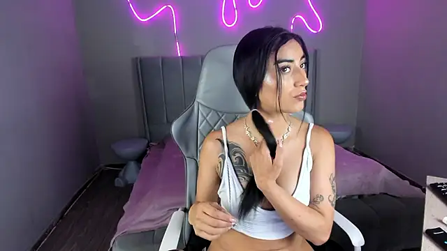 Emma and Issac online show from 25, 2, 2026