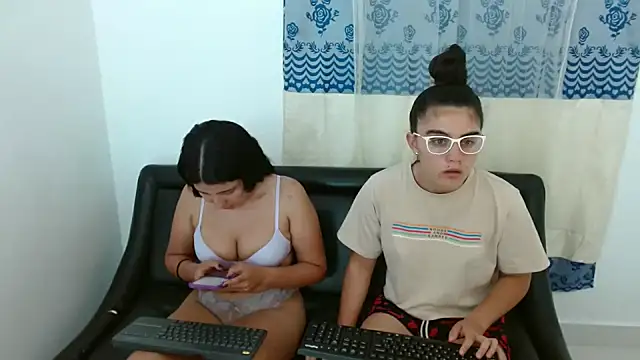 Snapshot of Arieeel_09 chatting on 6, 10, 2025 Arieeel 09 online show from 6, 10, 2025