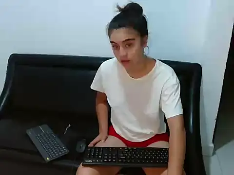 Snapshot of Arieeel_09 chatting on 14, 10, 2025 Arieeel 09 online show from 14, 10, 2025