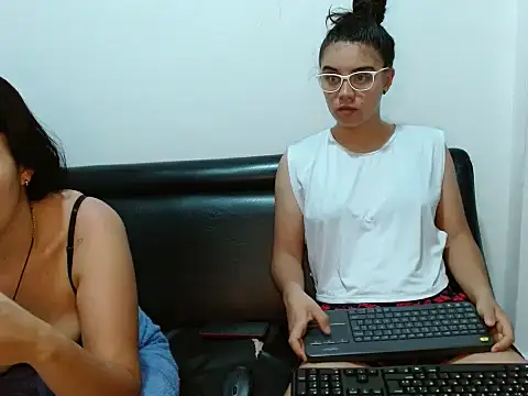 Snapshot of Arieeel_09 chatting on 7, 11, 2025 Arieeel 09 online show from 7, 11, 2025