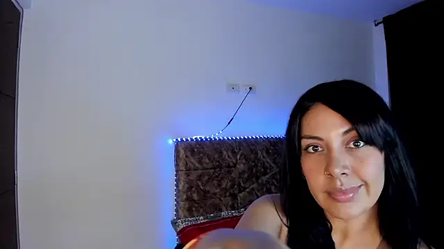 Snapshot of Vik_gomez chatting on 18, 12, 2025 Vik gomez online show from 18, 12, 2025