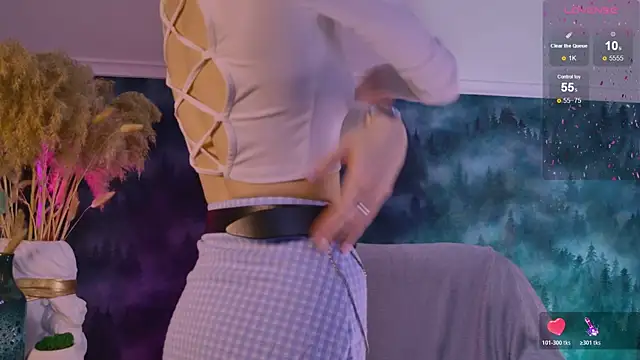 Snapshot of WendyGilber chatting on 18, 10, 2025 WendyGilber online show from 18, 10, 2025