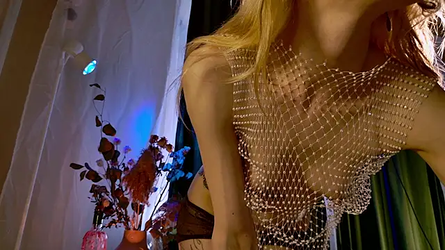 Snapshot of WendyGilber chatting on 3, 6, 2026 WendyGilber online show from 3, 6, 2026