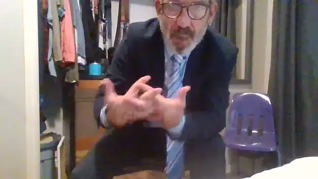 Snapshot of FoxnMouse chatting on 10, 9, 2025 FoxnMouse online show from 10, 9, 2025