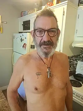 Snapshot of FoxnMouse chatting on 12, 10, 2025 FoxnMouse online show from 12, 10, 2025