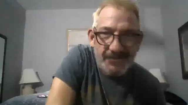 Snapshot of FoxnMouse chatting on 31, 10, 2025 FoxnMouse online show from 31, 10, 2025