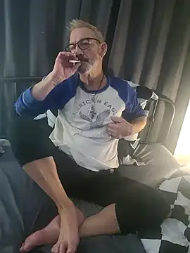 Snapshot of FoxnMouse chatting on 6, 11, 2025 FoxnMouse online show from 6, 11, 2025