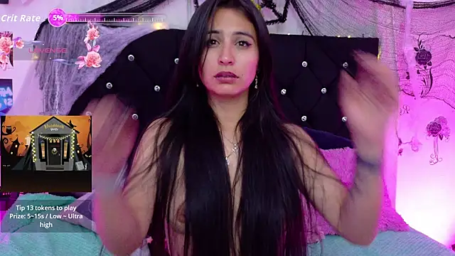 queen smiley online show from 31, 10, 2025