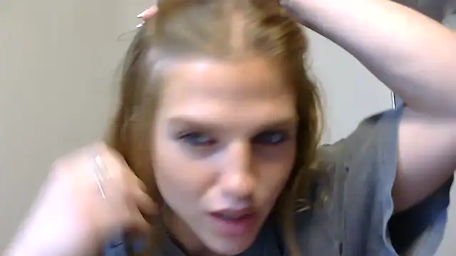 Snapshot of sweetceeme chatting on 21, 4, 2026 sweetceeme online show from 21, 4, 2026