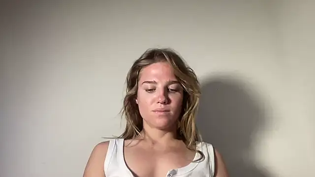 Snapshot of sweetceeme chatting on 2, 5, 2026 sweetceeme online show from 2, 5, 2026