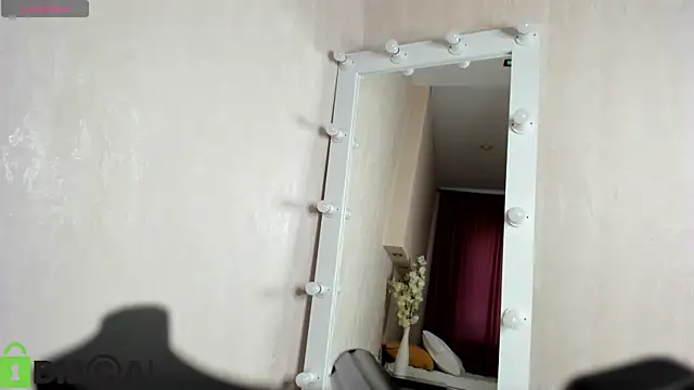 Elle Ellise online show from 1, 10, 2025