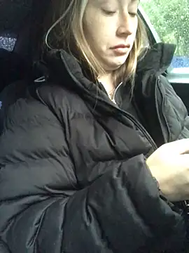 Reina Cummings online show from 2, 10, 2025