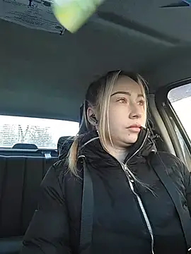 Reina Cummings online show from 3, 2, 2026