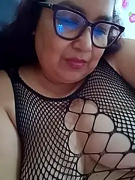 Snapshot of ladytropical1 chatting on 6, 6, 2026 ladytropical1 online show from 6, 6, 2026