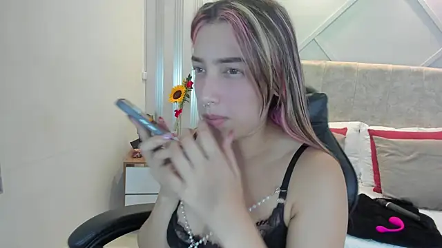 Snapshot of nami_sweet_ chatting on 19, 9, 2025 nami sweet online show from 19, 9, 2025