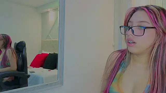 Snapshot of nami_sweet_ chatting on 8, 10, 2025 nami sweet online show from 8, 10, 2025