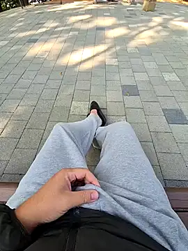 Snapshot of starvingo2002 chatting on 26, 10, 2025 starvingo2002 online show from 26, 10, 2025