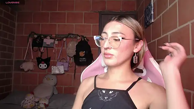 Andrea camilaaa online show from 26, 5, 2026
