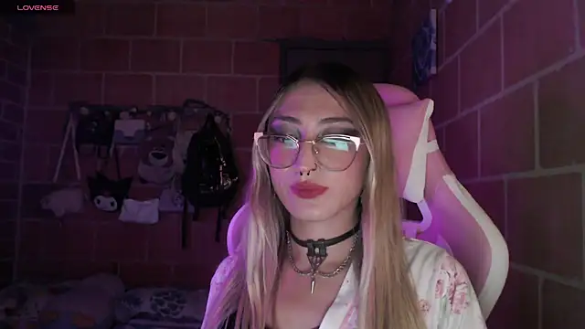 Andrea camilaaa online show from 10, 7, 2026