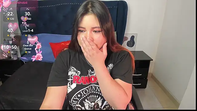 Snapshot of LucyPetit chatting on 17, 9, 2025 LucyPetit online show from 17, 9, 2025