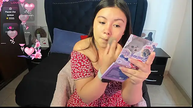 Snapshot of LucyPetit chatting on 20, 9, 2025 LucyPetit online show from 20, 9, 2025