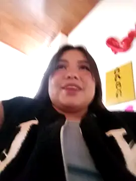 Snapshot of LucyPetit chatting on 2, 10, 2025 LucyPetit online show from 2, 10, 2025