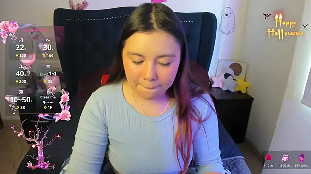 Snapshot of LucyPetit chatting on 21, 10, 2025 LucyPetit online show from 21, 10, 2025