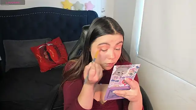 Snapshot of LucyPetit chatting on 26, 11, 2025 LucyPetit online show from 26, 11, 2025