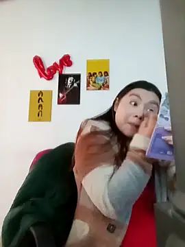 Snapshot of LucyPetit chatting on 27, 11, 2025 LucyPetit online show from 27, 11, 2025