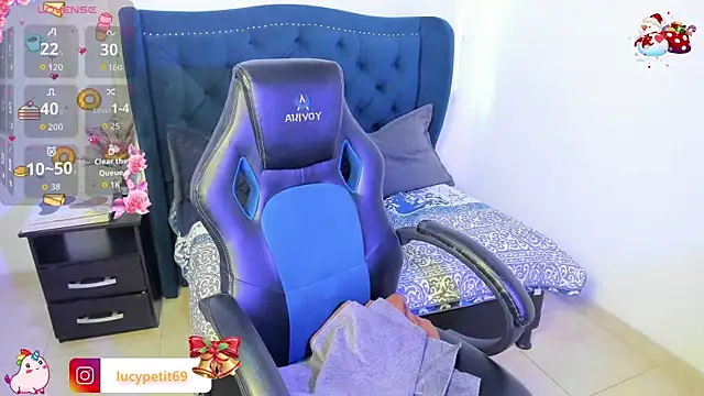 LucyPetit online show from 22, 12, 2025