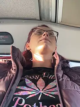 Snapshot of raen001 chatting on 28, 11, 2025 raen001 online show from 28, 11, 2025