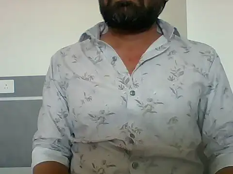 Snapshot of autophile-indian chatting on 3, 12, 2025 autophile-indian online show from 3, 12, 2025