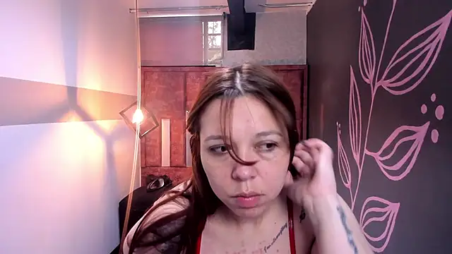 Isa Thompson   online show from 4, 10, 2025