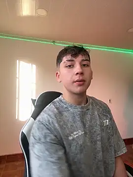 Snapshot of Casper___kyy chatting on 4, 10, 2025 Casper   kyy online show from 4, 10, 2025