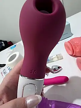 Snapshot of abrilour chatting on 17, 10, 2025 abrilour online show from 17, 10, 2025