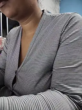 Snapshot of MichelleMore chatting on 24, 10, 2025 MichelleMore online show from 24, 10, 2025