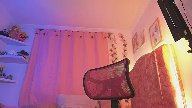 Snapshot of evansweett7 chatting on 7, 10, 2025 evansweett7 online show from 7, 10, 2025