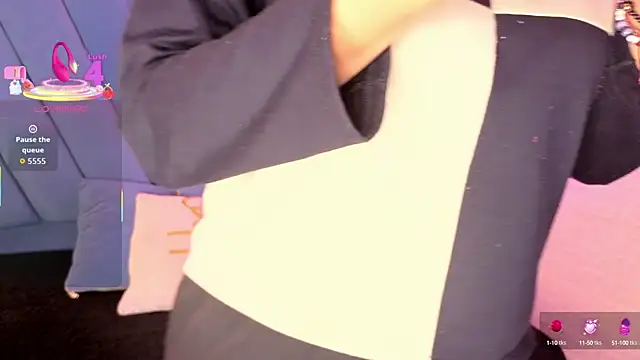 Snapshot of angel__red_ chatting on 30, 9, 2025 angel red online show from 30, 9, 2025