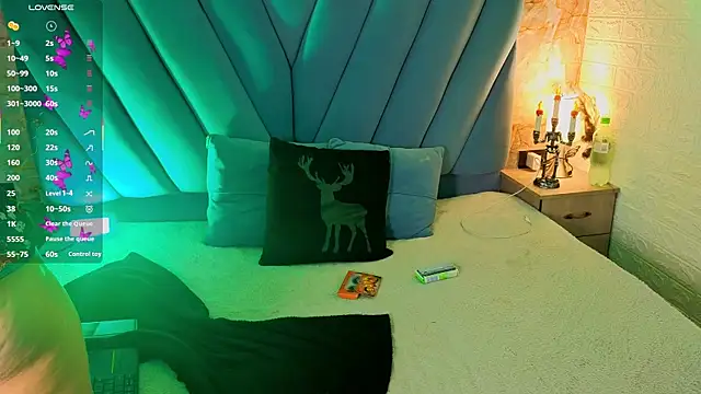 Snapshot of angel__red_ chatting on 9, 10, 2025 angel red online show from 9, 10, 2025