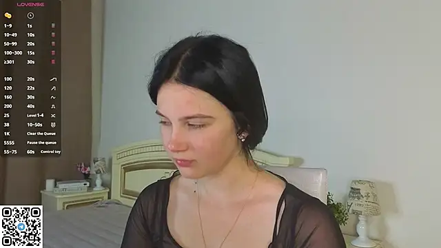 Snapshot of EnricaElis chatting on 8, 9, 2025 EnricaElis online show from 8, 9, 2025