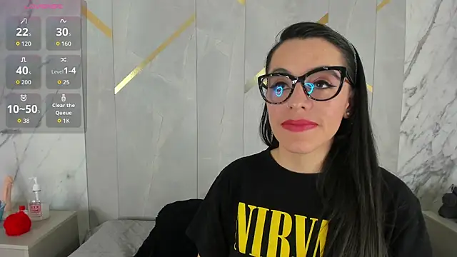 IsisNoir online show from 4, 2, 2026