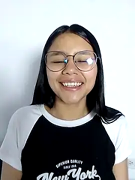 Snapshot of SofieLove_01 chatting on 1, 2, 2026 SofieLove 01 online show from 1, 2, 2026