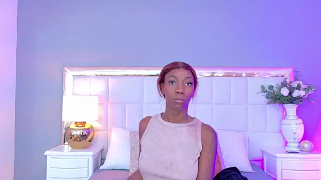 Snapshot of MadeleineHocker chatting on 12, 11, 2025 MadeleineHocker online show from 12, 11, 2025