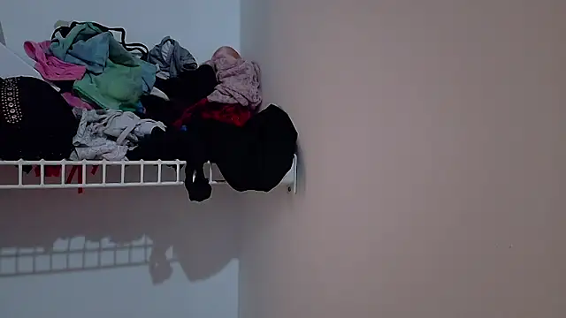 ValeriGallardo17 online show from 9, 9, 2025