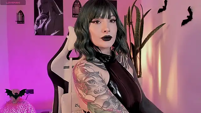 Snapshot of VelvetVampiree chatting on 16, 1, 2026 VelvetVampiree online show from 16, 1, 2026