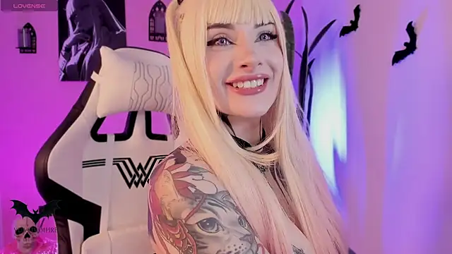 Snapshot of VelvetVampiree chatting on 16, 4, 2026 VelvetVampiree online show from 16, 4, 2026