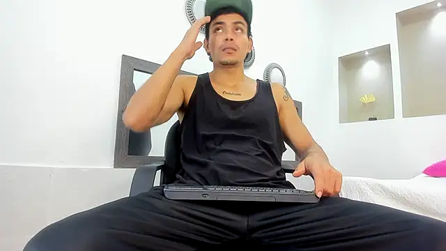 Snapshot of Tommy_kurtt chatting on 30, 10, 2025 Tommy kurtt online show from 30, 10, 2025