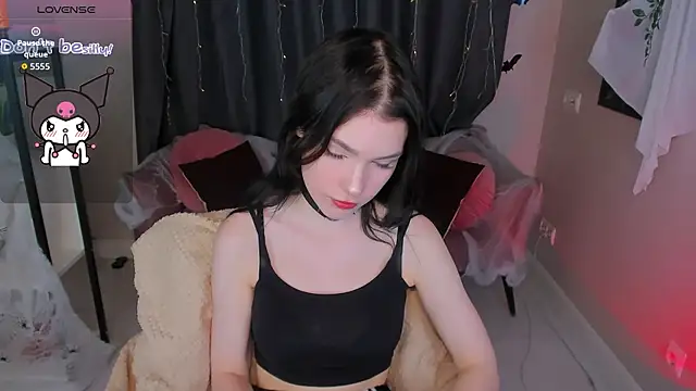 Snapshot of Sophie_SkyAngel chatting on 23, 10, 2025 Sophie SkyAngel online show from 23, 10, 2025