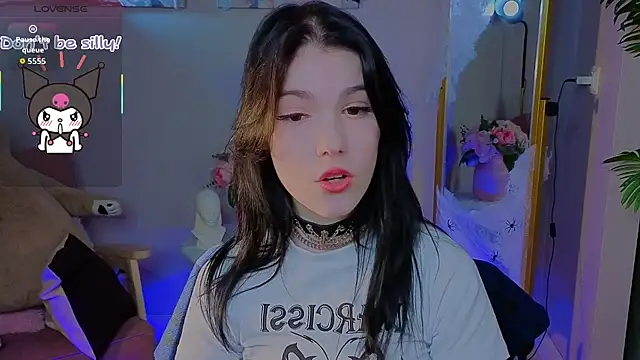 Snapshot of Sophie_SkyAngel chatting on 28, 10, 2025 Sophie SkyAngel online show from 28, 10, 2025