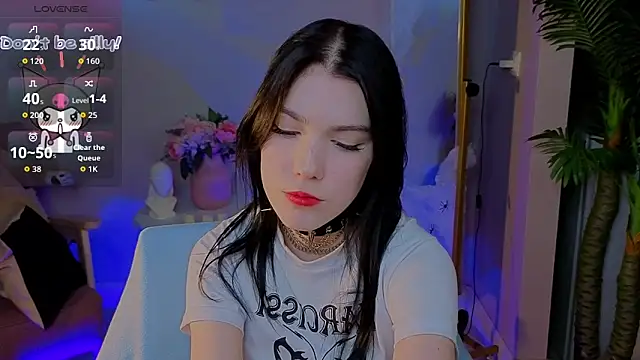 Snapshot of Sophie_SkyAngel chatting on 29, 10, 2025 Sophie SkyAngel online show from 29, 10, 2025